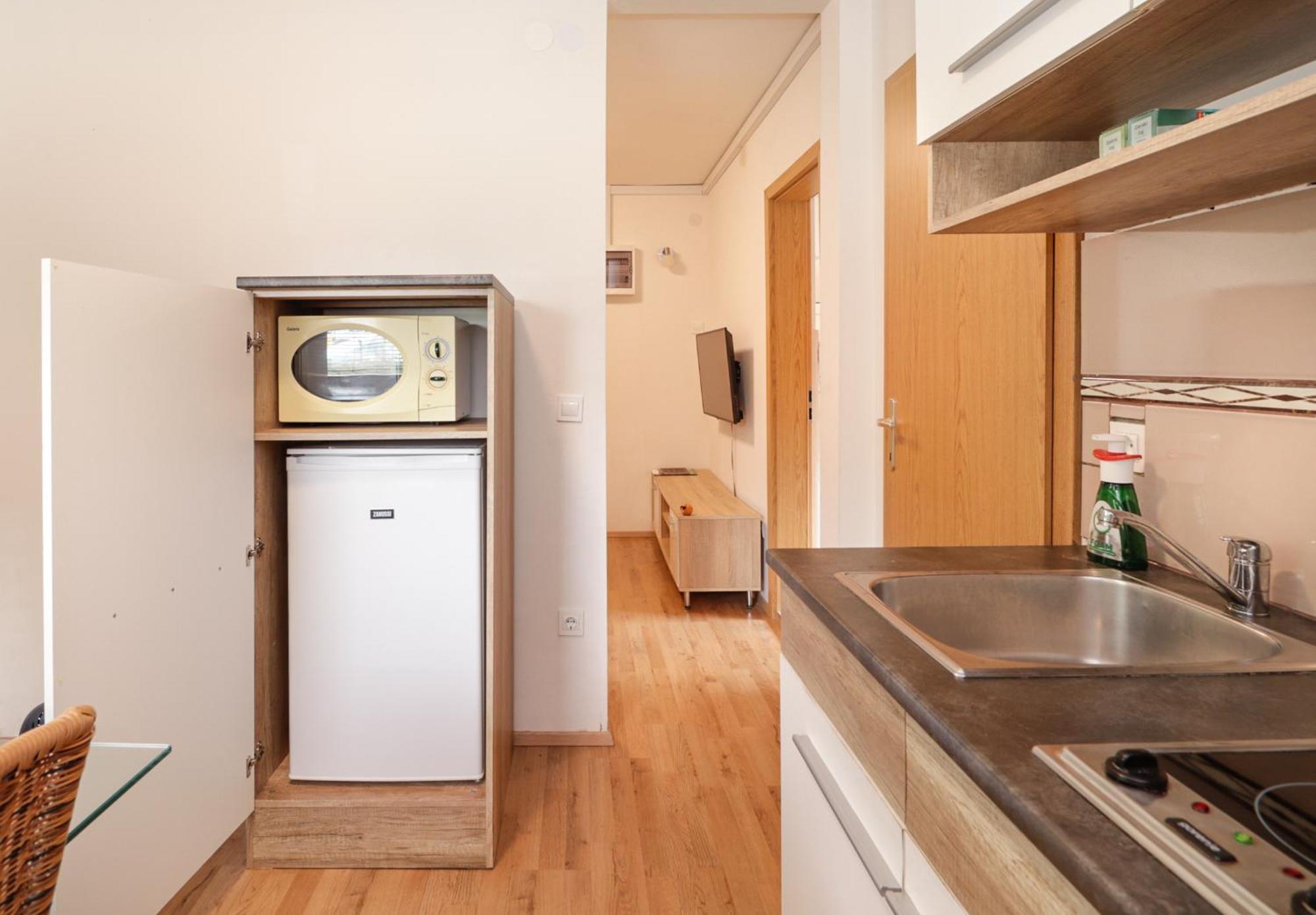 Aqualuna Olimia Vacation Home بوتْشيترتيك المظهر الخارجي الصورة